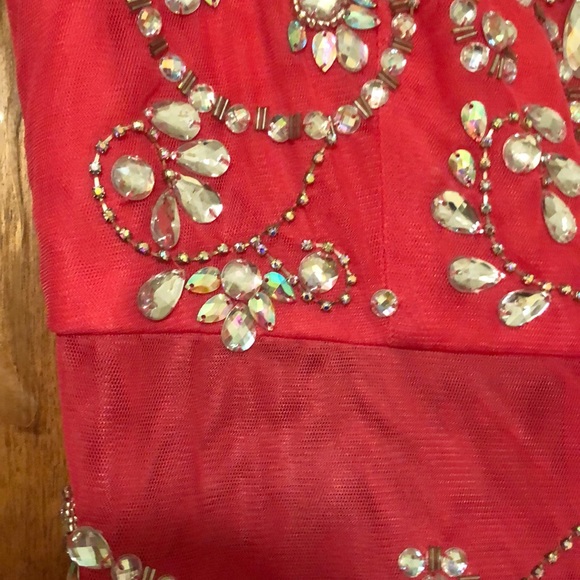 Peach/pink embellished evening gown - Picture 3 of 4